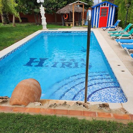 Hotel Iris La Eliana Bagian luar foto