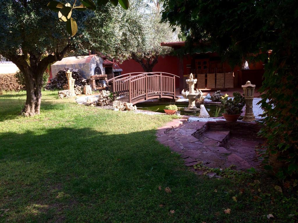 Hotel Iris La Eliana Bagian luar foto