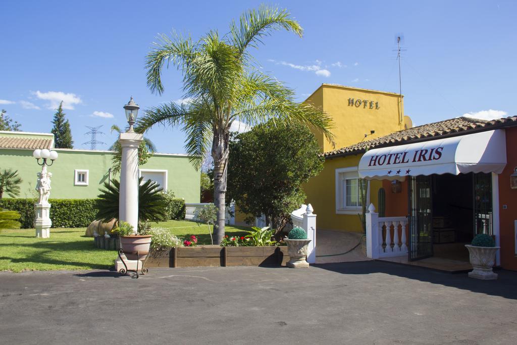 Hotel Iris La Eliana Bagian luar foto
