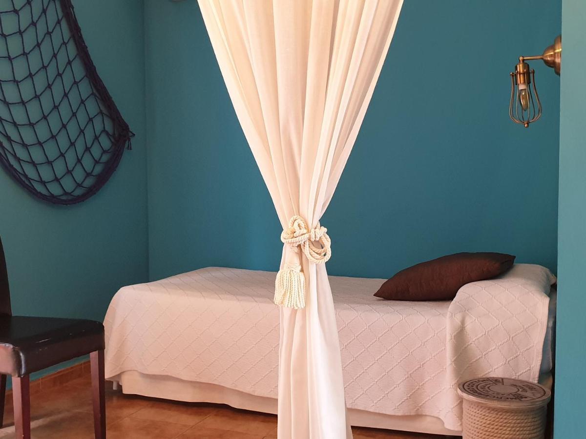 Hotel Iris La Eliana Bagian luar foto